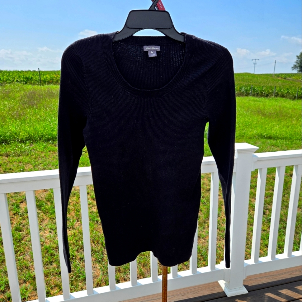 Eddie Bauer Black Scoopneck Sweater Size Medium